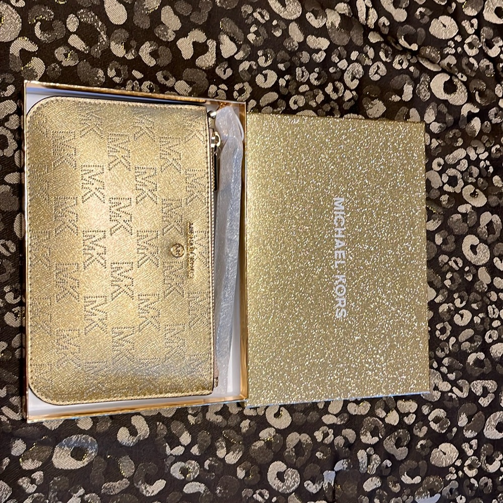 Brand new Michael Kors wristlet wallet